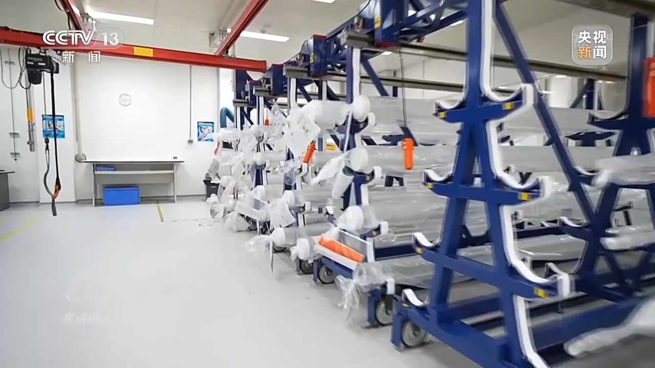 焦点访谈丨一路追“光” 领“纤”世界 光缆